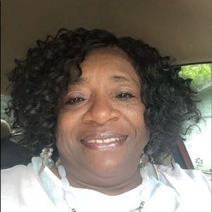 Meet your Posher, Yolanda